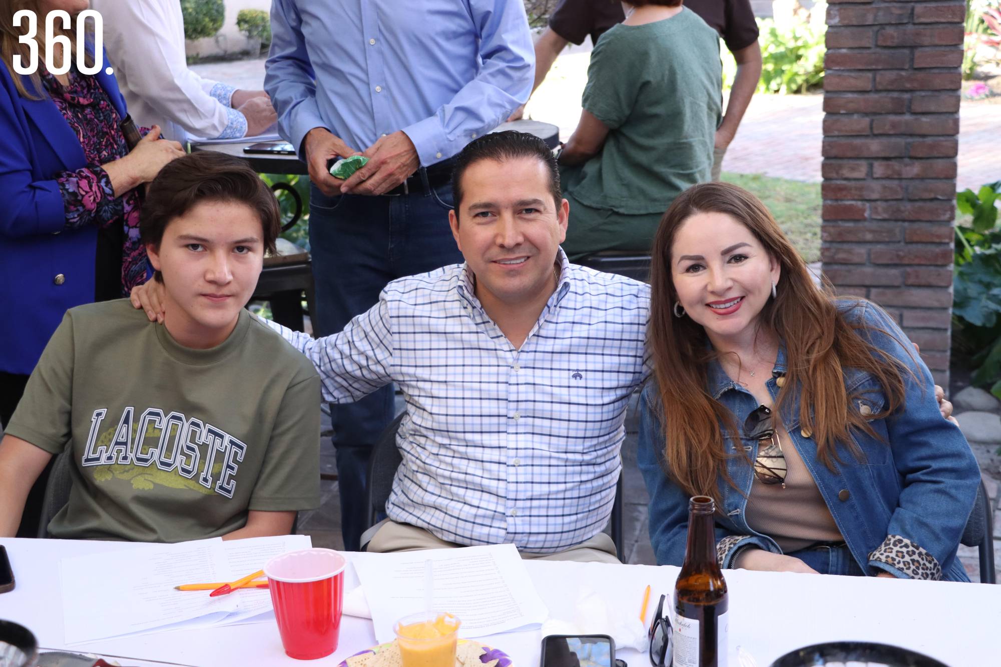 $!Carlos Estrada, Carlos Estrada y Katy Salinas.