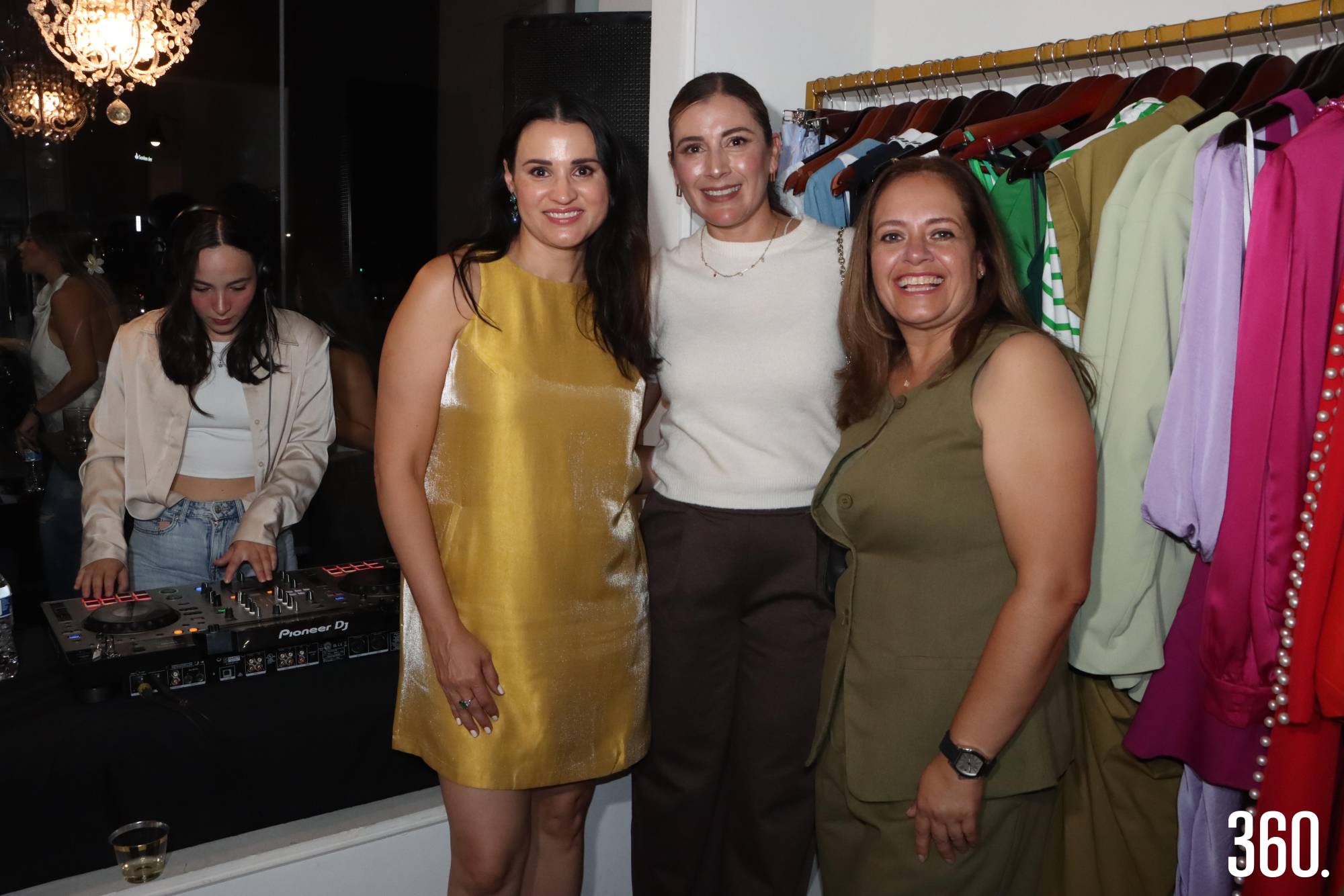 $!DJ Ximena Vélez, Maribel Ramírez, Laura Palomo y Rebeca Castillo.