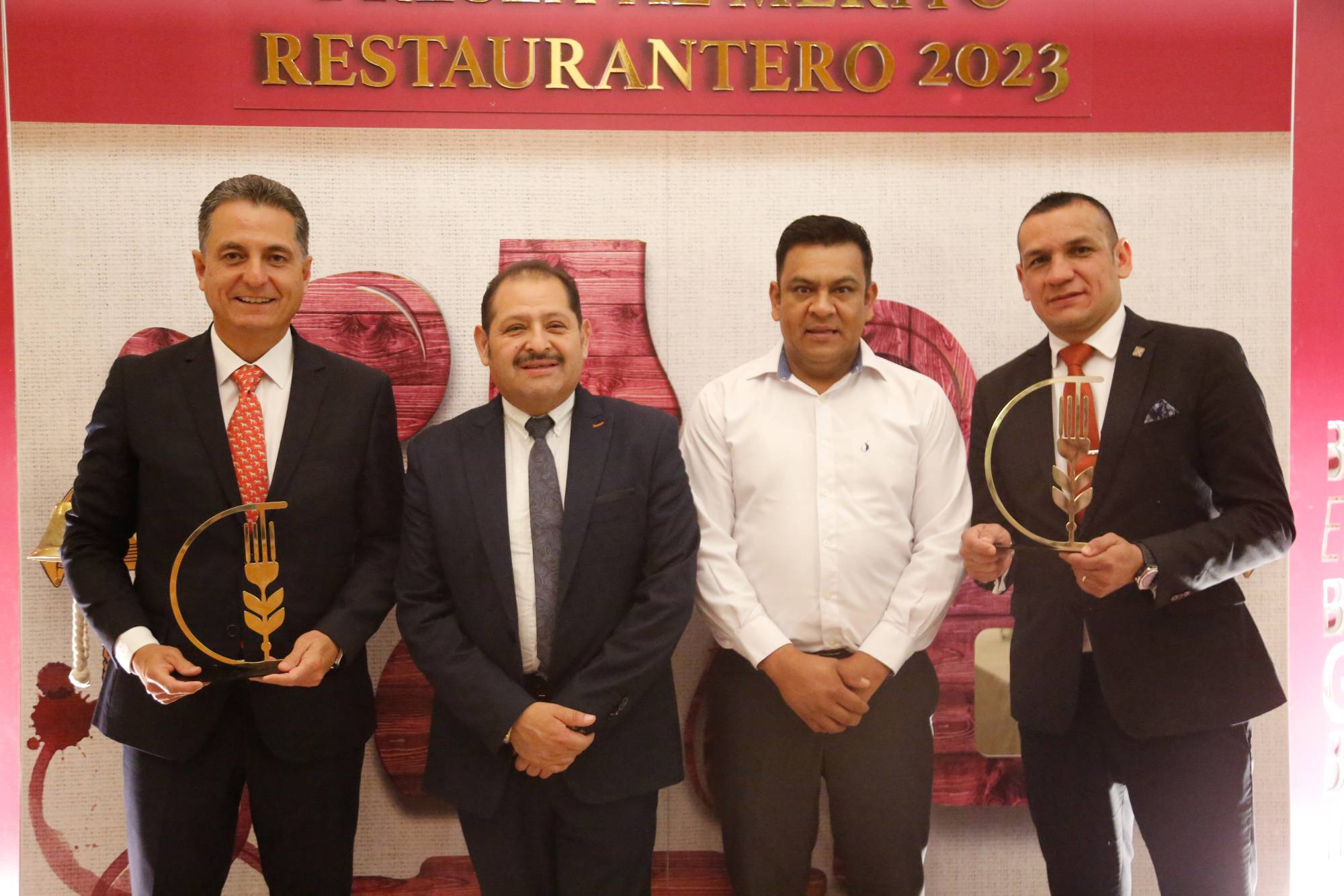 $!C.P. Rodrigo García, Capitán Luis Ramón Méndez, Chef Lorenzo Verónico Mireles y Capitán David Tovar.