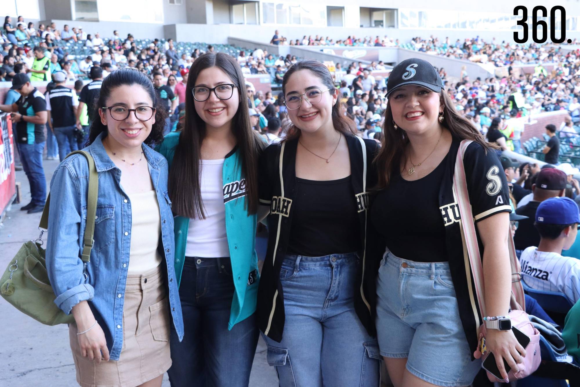 $!Daniela Villanueva, Victoria y Mariana Romero, y Majo Valdés.