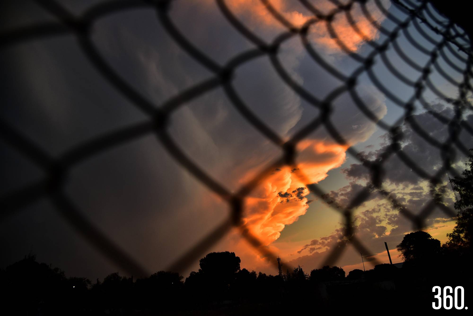 $!Un cielo en movimiento constante que recuerda la magia diaria de los atardeceres.