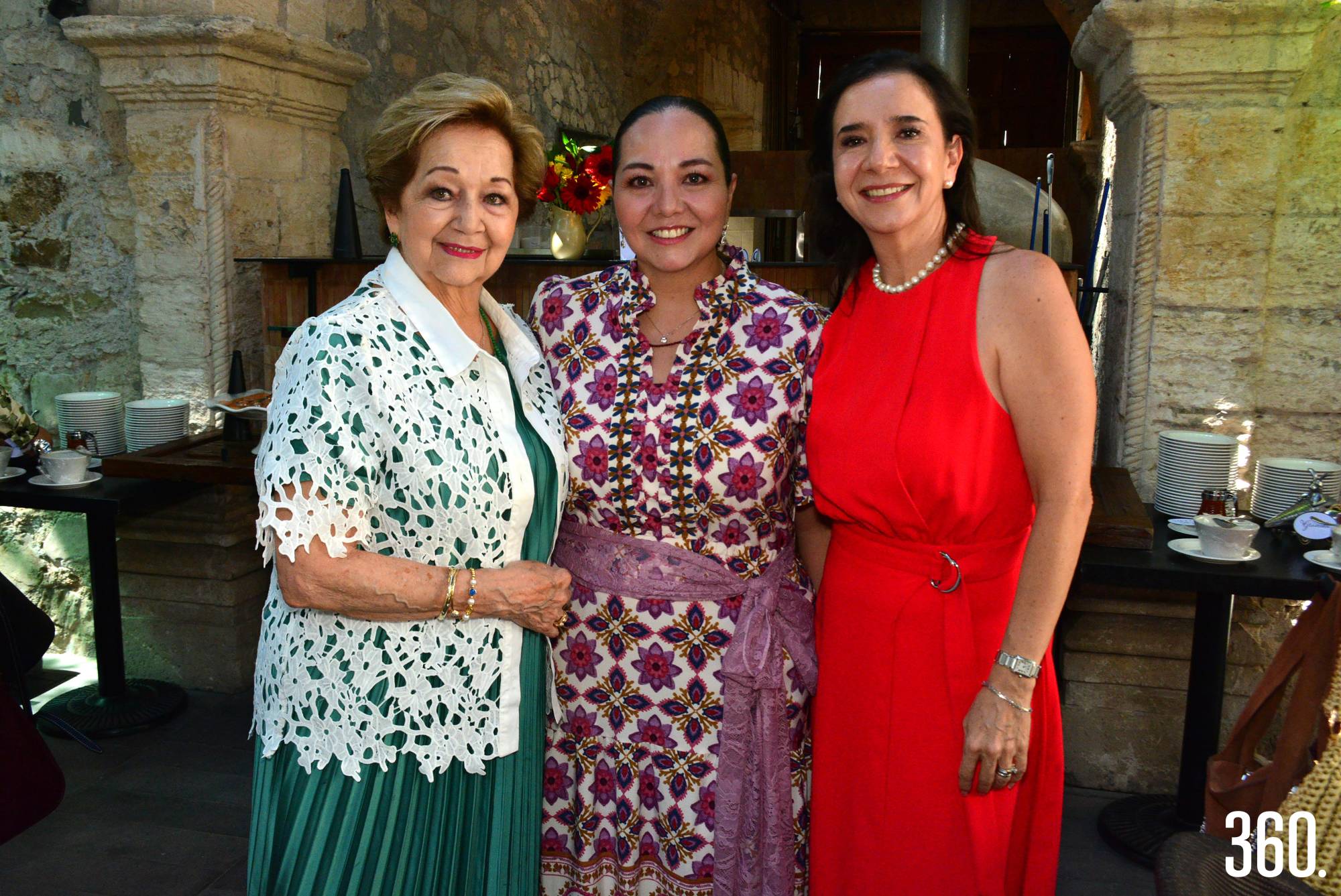$!Abigail Plascencia de Larios, Jessica Larios y Martha Ancira.