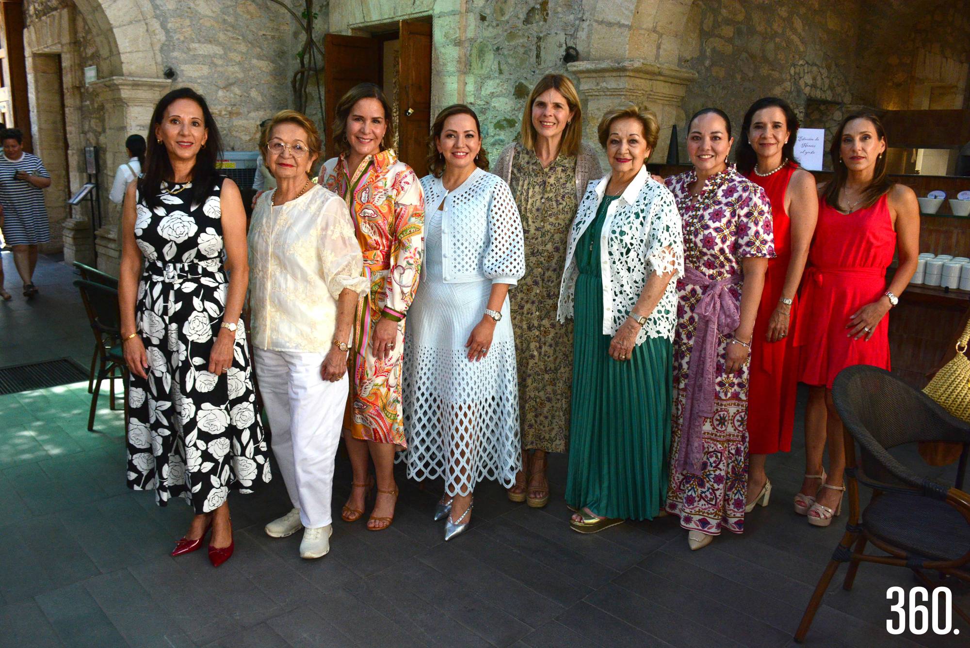 $!La festejada acompañada por integrantes de la familia Covarrubias.
