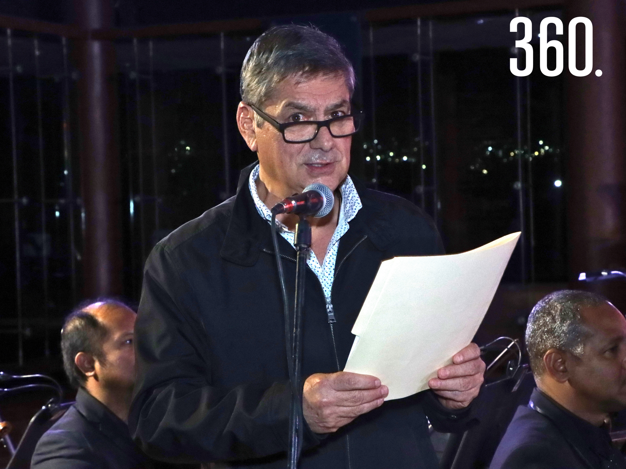 $!Arturo González, director del Museo del Desierto, dio un emotivo mensaje por el 25° aniversario.