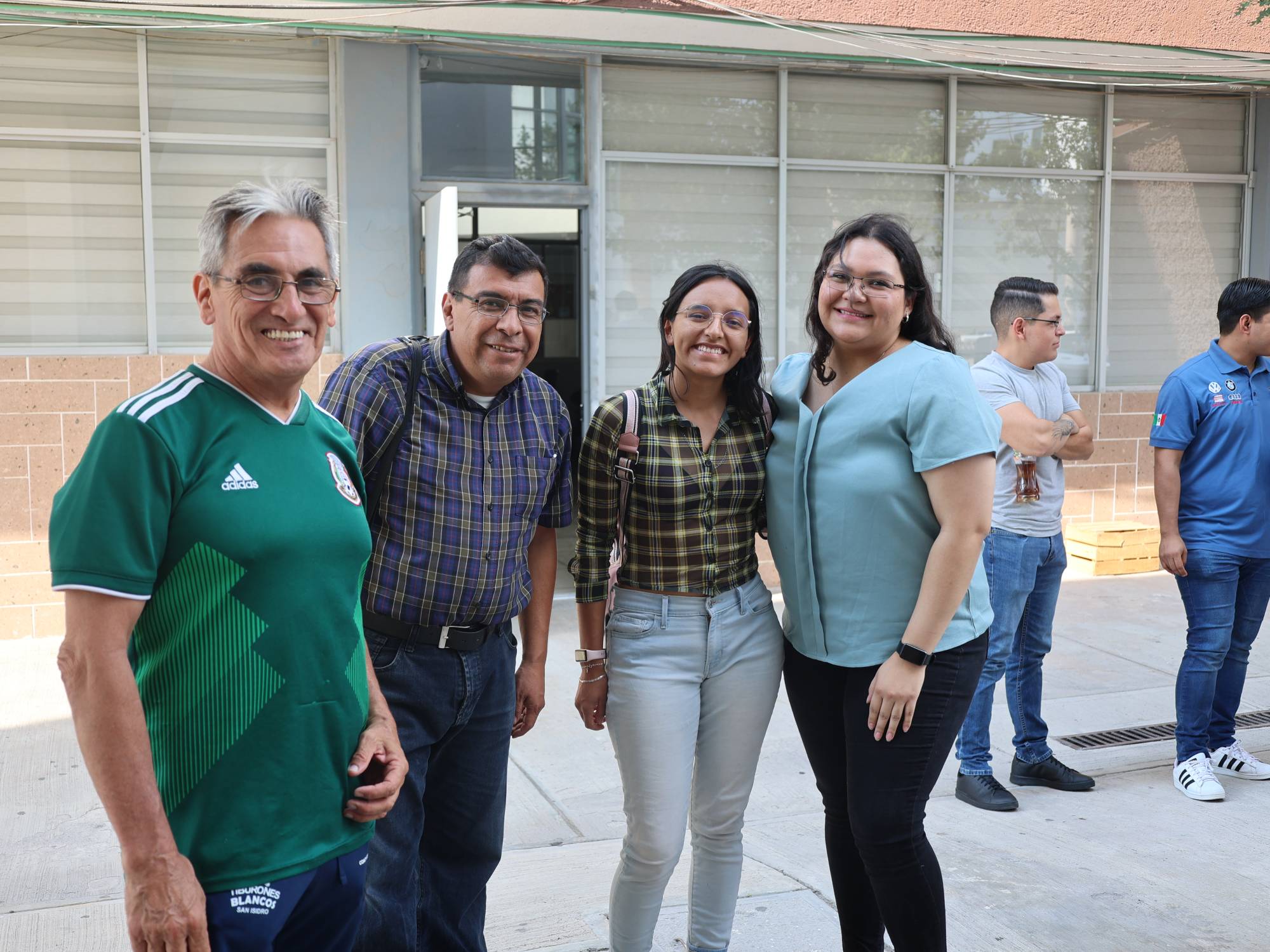 $!Profesor Gerardo Soberón y Profesor José Antonio Álvarez con Mariana Martínez y Thelma Méndez.