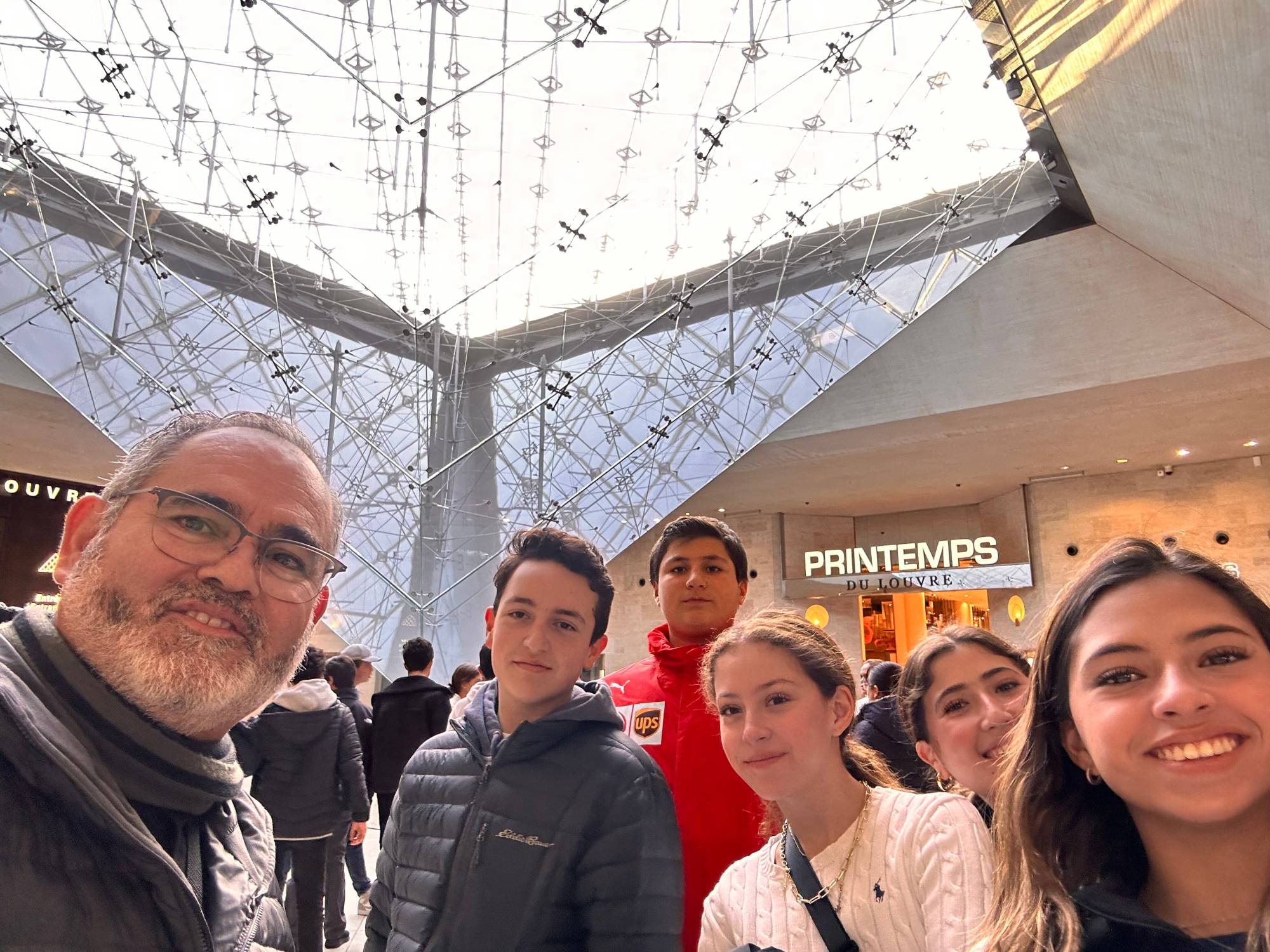 $!Museo Louvre.