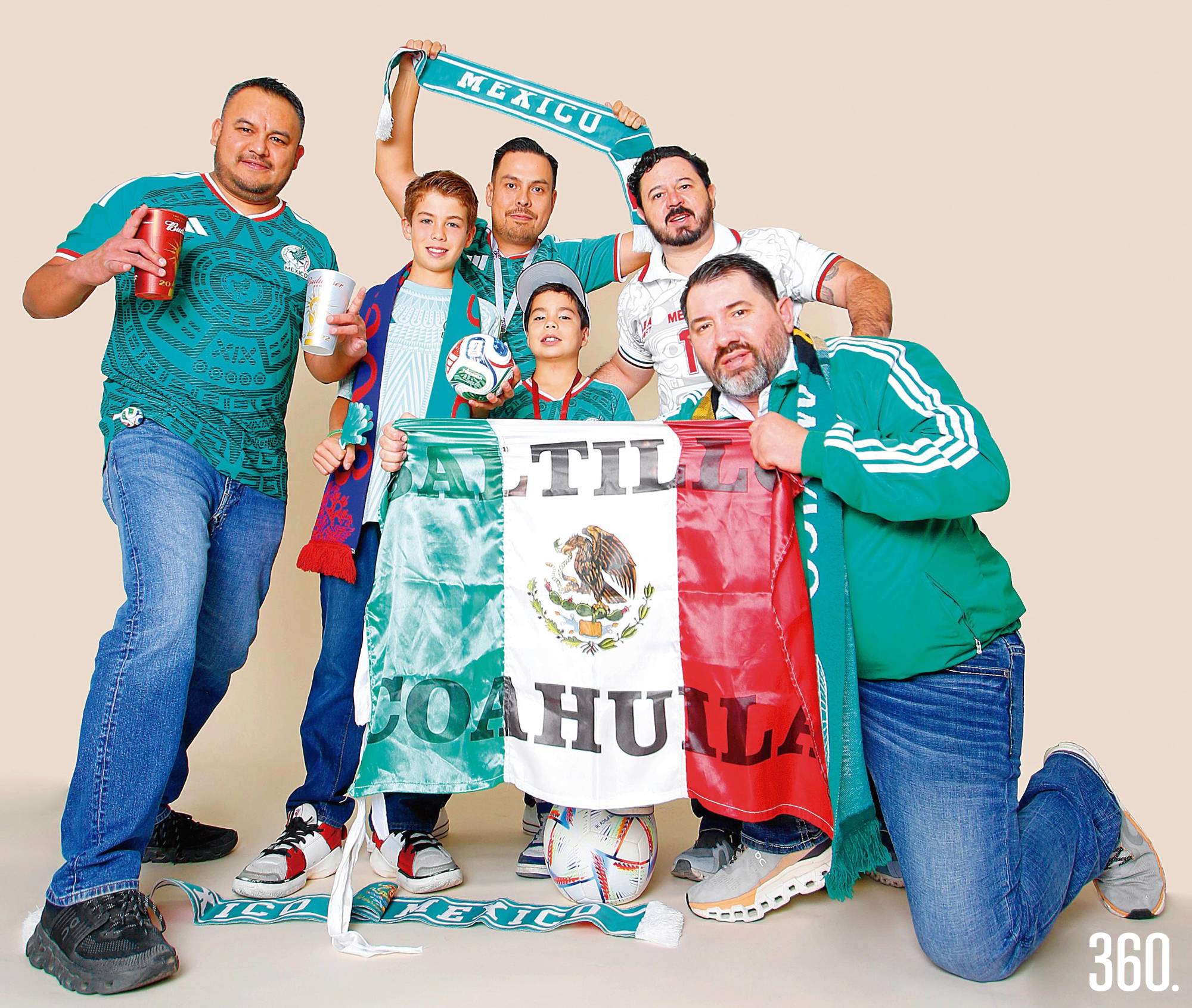 $!Unidos por el futbol y la amistad, este grupo de saltillenses ha convertido cada Mundial en una experiencia compartida que trasciende fronteras.