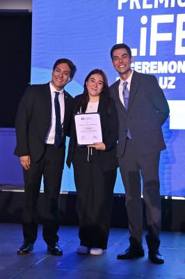 El evento reconoció a los jóvenes por su desarrollo integral.