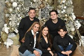 La familia Güitrón Richards compartiendo la Navidad como un espacio de amor, tradición y recuerdos que se heredan de generación en generación.