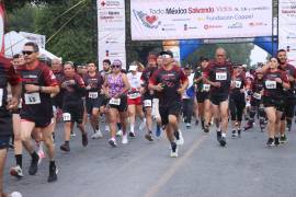 Momento de la salida de los corredores y corredoras.