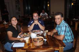 Comensales disfrutaron de las Fiestas Patrias en distintos restaurantes de la ciudad.