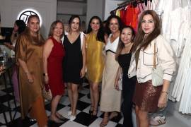 Aída Herrera, Lulú Uribe, Olivia Dávila, Maribel Ramírez, Fabiola Hernández, Grisel Guerrero y Pita Valdés.