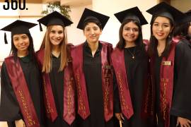 ALUMNOS SE GRADÚAN DE PSICOLOGÍA
