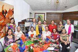 El Club Rosal celebró su reunión mensual con temática de Fiestas Patrias.