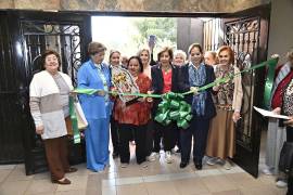 Corte de listón de la exposición: El Ropero de mi abuela.