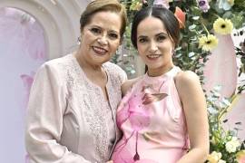 Ana Cristina con su mamá, Lili Melo de De las Fuentes.