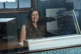 Luly Fuentes, voz emblemática de Saltillo, con más de 25 años difundiendo cultura a través de la radio.