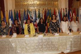 Mesa directiva entrante, Margarita Gutiérrez, Leticia Martínez, María Teresa Ortiz, Dalia Lucila Rodríguez, Lourdes Lobo, María Teresa Velásquez y Rosa María Guajardo.