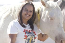 “El caballo no reacciona a lo que le dices, sino a lo que realmente está sintiendo de ti”. Sandra Pérez, psicóloga.