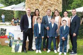 Mario Mata, Marifer Arzuaga y Mario Mata; Alfonso Valdés, Mónica Lozano y Darío Valdés; Mónica Flores y Diego Gándara con Diego Gándara.