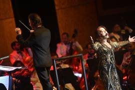 Claudia Gutiérrez, voz y alma del espectáculo guió al público en el emotivo musical.