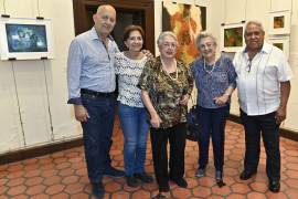 Alejandro y Marielena Huereca, Grizelda Tamez, Elenita Santos y Adrián Zepeda.