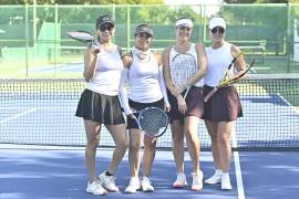 Julia Medrano, Martha Quest, Marcela Dávila y Leslie Dewey.