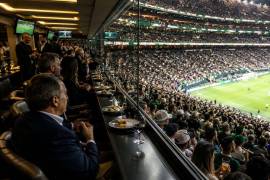 Los palcos y zonas VIP ganan terreno en los grandes estadios, reflejando una transformación donde el negocio desplaza cada vez más al aficionado tradicional.