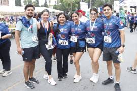 Ernesto Salazar, Magda Vallejo, Karina y Fernanda Salazar, Fernanda Medina y Ricardo Salazar.