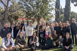 Don Raúl Madrazo Dávila rodeado de su familia.