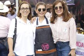 Gloria Cantú, Adelita Almeida y Vero Haro.