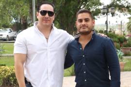 Carlos Flores con Gerardo Blanco, su cuñado.