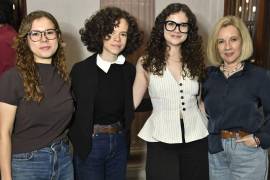 Fabiola, Marisol y Nayeli Rubalcaba con Blanca Aracely Pedroza.
