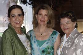 Deba Márquez, Ana Luisa Luque y Pilar Labastida.
