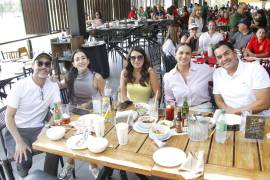 Eduardo Osorio, Narda Dávila, Aída Cárdenas, Ana Cris Fernández y Toño Dávila.