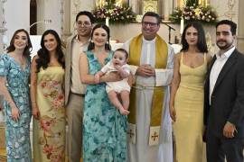 Luca con sus papás, Hernán López y Ana Lucía Verástegui, y sus padrinos, Mariapaula y Luisa Verástegui, Sara Inés Orta y Gerardo Díaz.