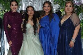 Miranda con sus hermanas, Irina y Diana Rendón, y su mamá, Diana Irina Rodríguez.