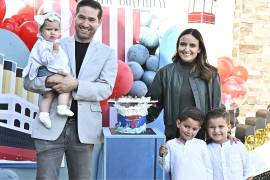 Gera con sus papás, Andrea Espinosa y Gerardo Cantú y sus hermanos, Carola y Gus Cantú Espinosa.