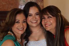 Fernanda con su suegra y madre, Martha Torres y Gloria Ruizesparza.