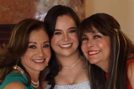 Fernanda con su suegra Martha Torres madre y Gloria Ruizesparza.