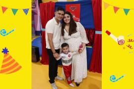 Gerardito junto a sus padres, Gerardo Valdez y Nadia Lara.