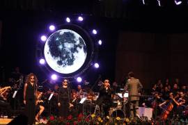La Orquesta Filarmónica del Desierto de Coahuila colaboró con la banda veracruzana ‘Inside of the moon’, el Coro Voces de México y el Coro del Instituto Vivir.