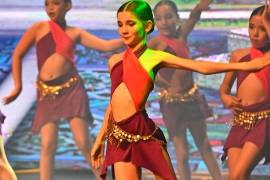 Las niñas demostraron su talento en escena.
