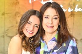 Fernanda Cantú y su mamá María Esther Díaz de León.