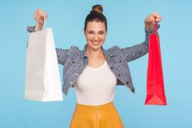 Las rebajas pueden ayudarte a construir un clóset funcional... si compras con estrategia y no por impulso.