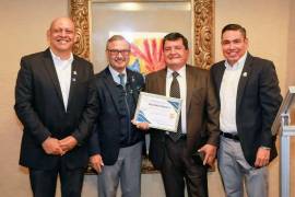 Reconocimiento a Francisco Muñiz.