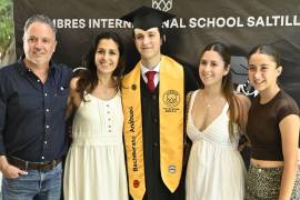 Javier Gómez, Lizeth Meri, Javier, Mariel y Marian Gómez.