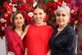 María con su suegra y madre, Cecilia Vázquez y Maripaz Ramírez.