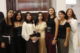 Sofia Aguirre, Constanza Rivas, Regina Medrano, Miranda Osuna, Tamara Garza, Shadid Alfaro y Roxana González.