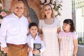 Alejandro Espino, Alejandro Espino, Esperanza Izquierdo y Bárbara Espino.